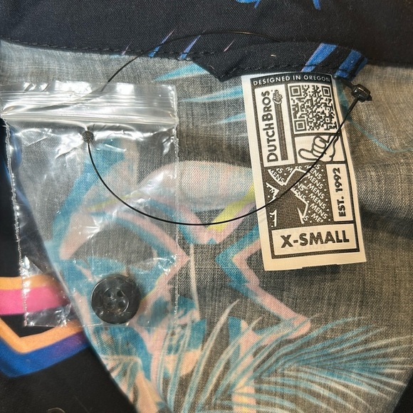 ✌️NWT Dutch Bros size x-small , unisex button up shirt Hawaiian shirt - Picture 7 of 7